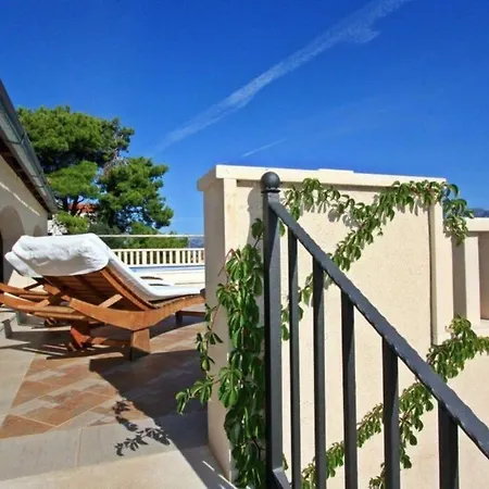 بيت للعطل Dena With Swimming Pool